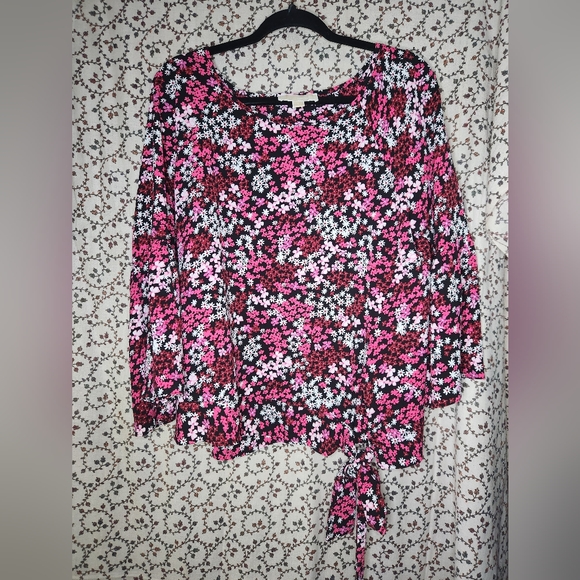 Women's Michael Kors Blouse with Bow Tie Bottom and Bell/Flair Sleeves - Picture 1 of 5